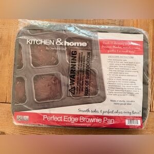 NIP Perfect edge brownie pan
